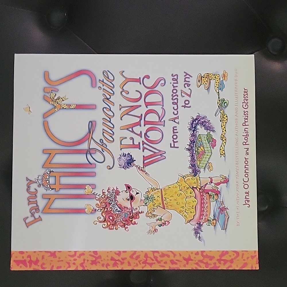 Fancy Nancy's Bountiful Box of Books - Picture 2 of 7